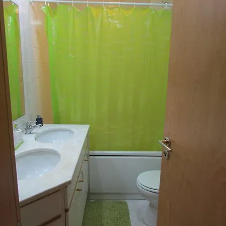 Holaias Holidays Apartment *